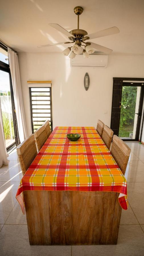 Villa Angelou - Sunlit Beach Getaway With Pool And Wifi Belle Mare Εξωτερικό φωτογραφία